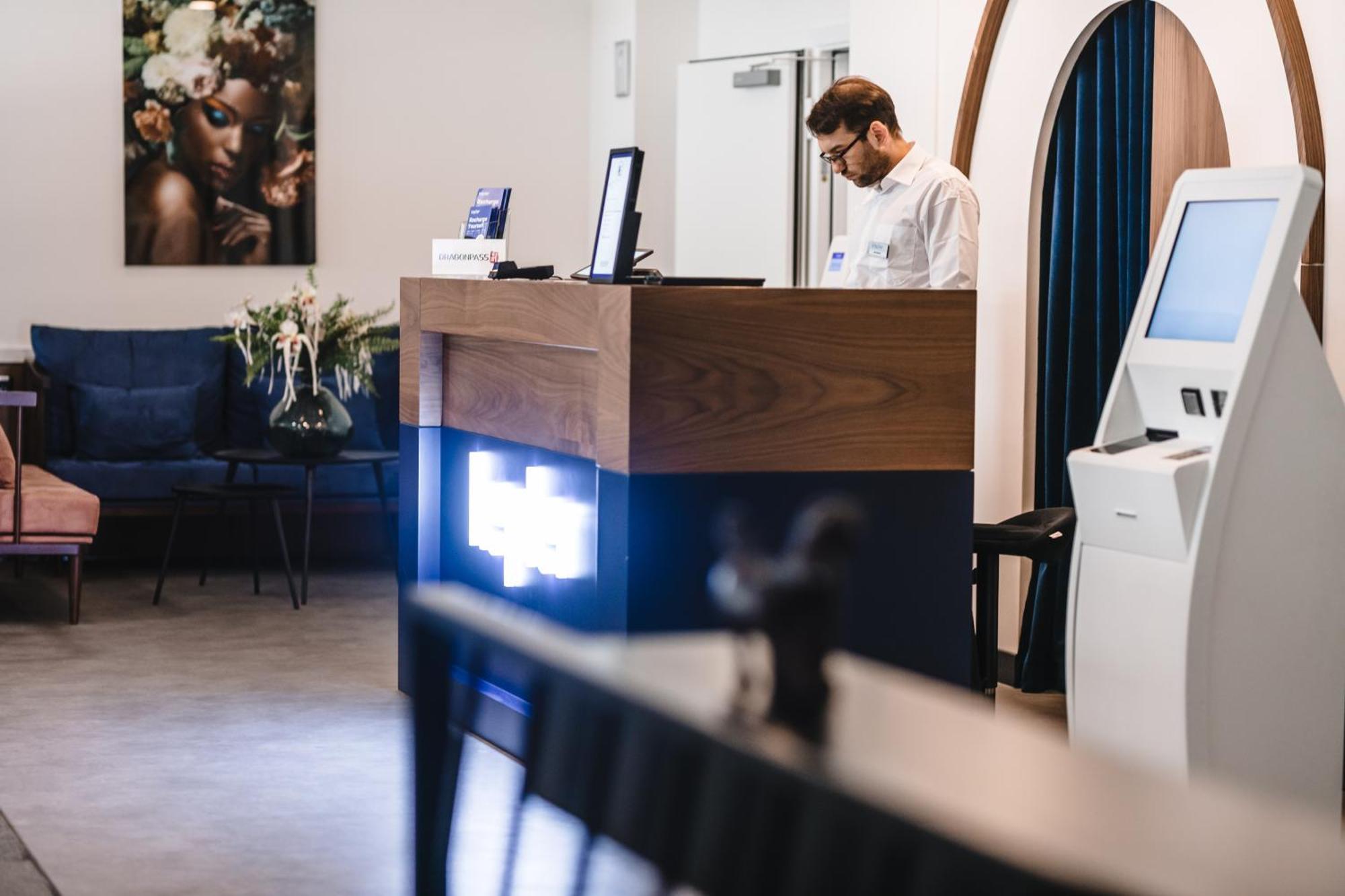 Kepler Club Riga Airport Hotel - Landside Public Area Ieki Esterno foto